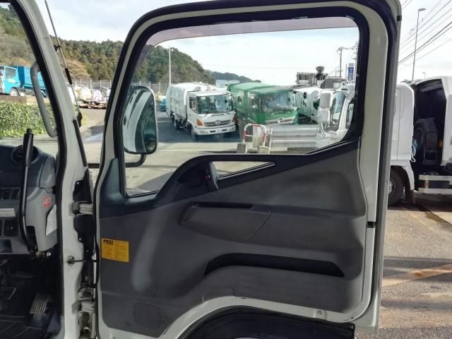 MITSUBISHI CANTER 2013 Image 31