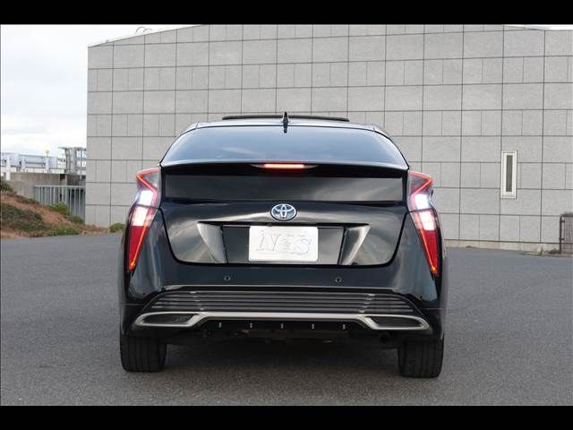 TOYOTA PRIUS 2017 Image 31