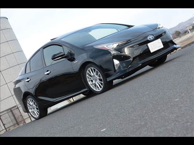 TOYOTA PRIUS 2017 Image 31