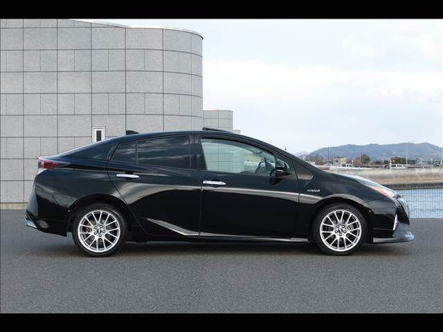 TOYOTA PRIUS 2017 Image 31