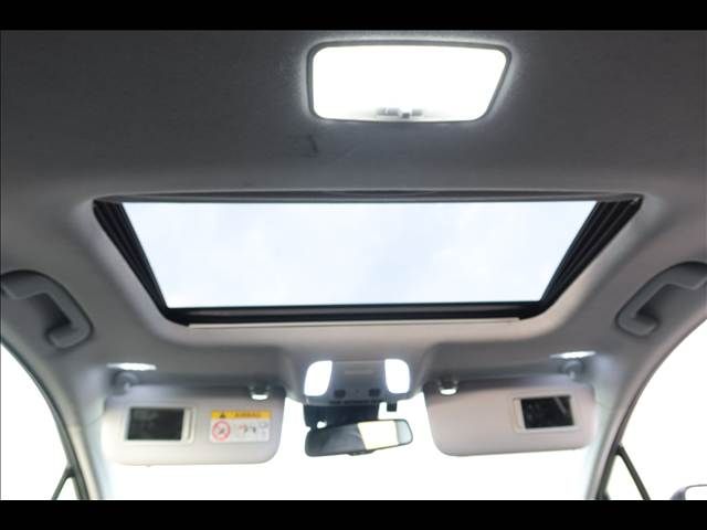 TOYOTA PRIUS 2017 Image 31