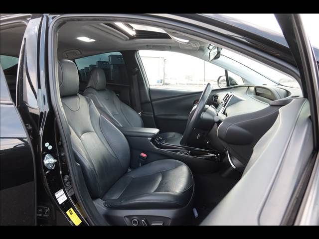 TOYOTA PRIUS 2017 Image 31