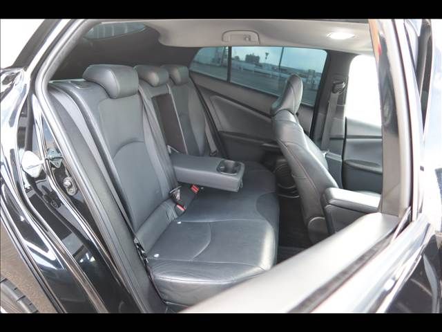 TOYOTA PRIUS 2017 Image 31