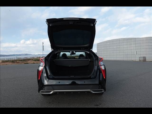 TOYOTA PRIUS 2017 Image 31