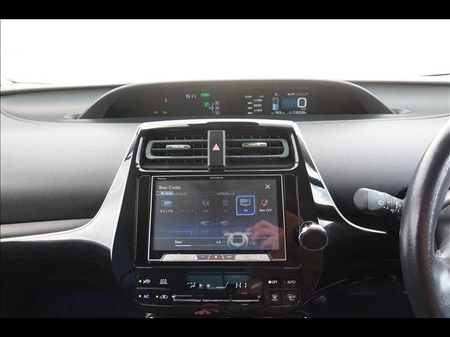 TOYOTA PRIUS 2017 Image 31