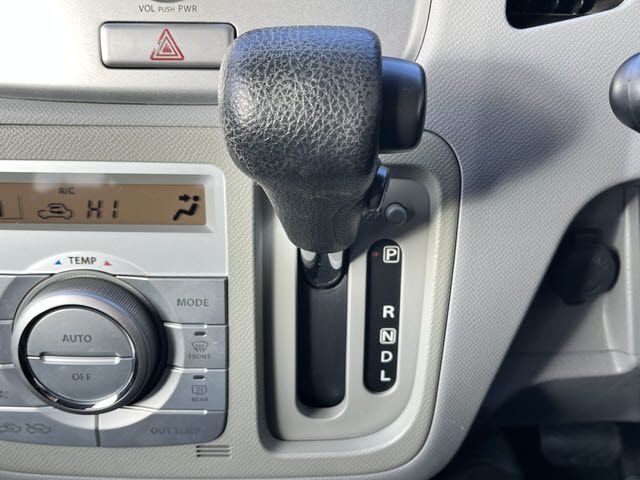 SUZUKI WAGON R 2012 Image 31