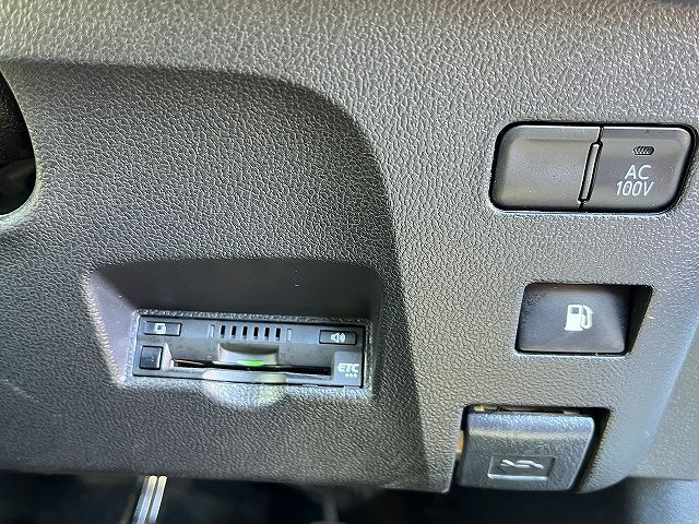 TOYOTA PRIUS 2021 Image 31