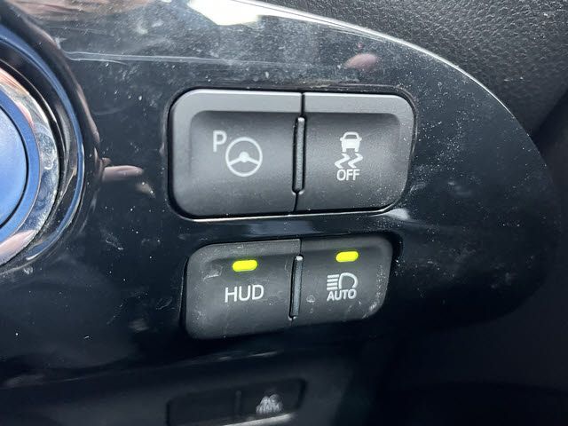 TOYOTA PRIUS 2017 Image 31