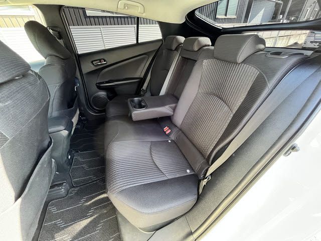 TOYOTA PRIUS 2017 Image 31