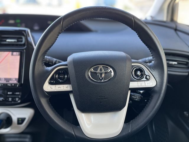 TOYOTA PRIUS 2017 Image 31
