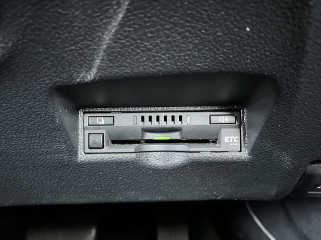 TOYOTA PRIUS 2017 Image 31