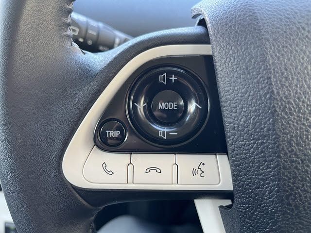 TOYOTA PRIUS 2017 Image 31