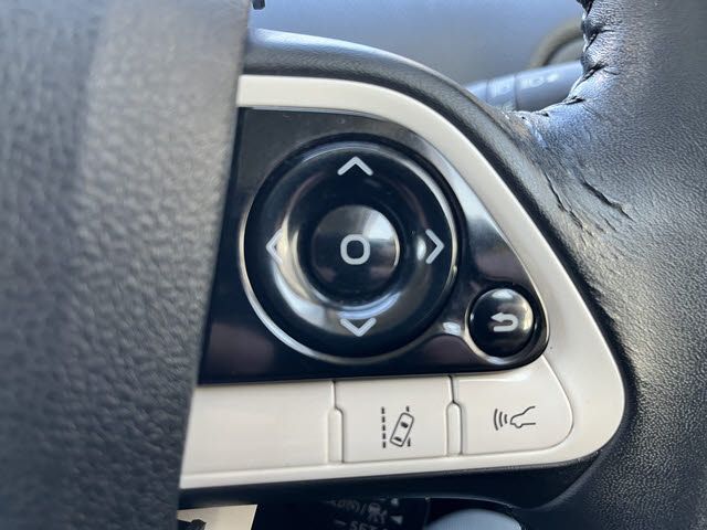 TOYOTA PRIUS 2017 Image 31