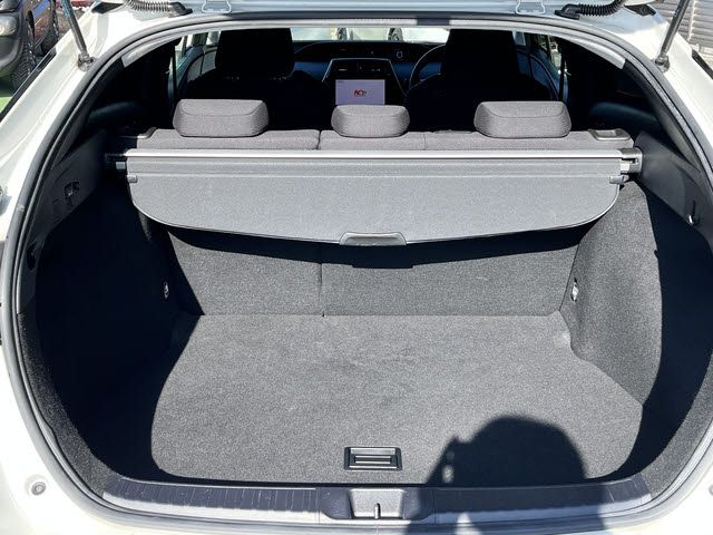 TOYOTA PRIUS 2017 Image 31