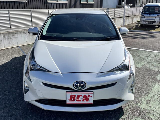 TOYOTA PRIUS 2017 Image 31