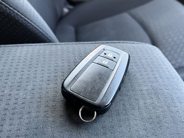 TOYOTA PRIUS 2017 Image 31