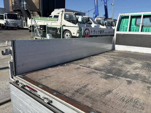 HINO DUTRO 2019 Image 31