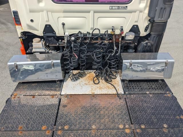 HINO PROFIA 2017 Image 31