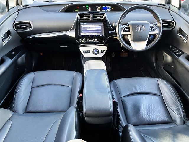 TOYOTA PRIUS 2016 Image 31