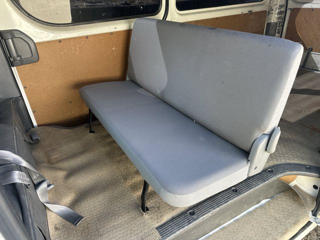 TOYOTA HIACE VAN 2WD 2009 Image 31