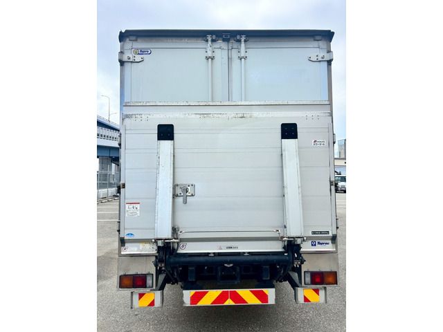 MITSUBISHI FUSOU FIGHTER 2017 Image 31