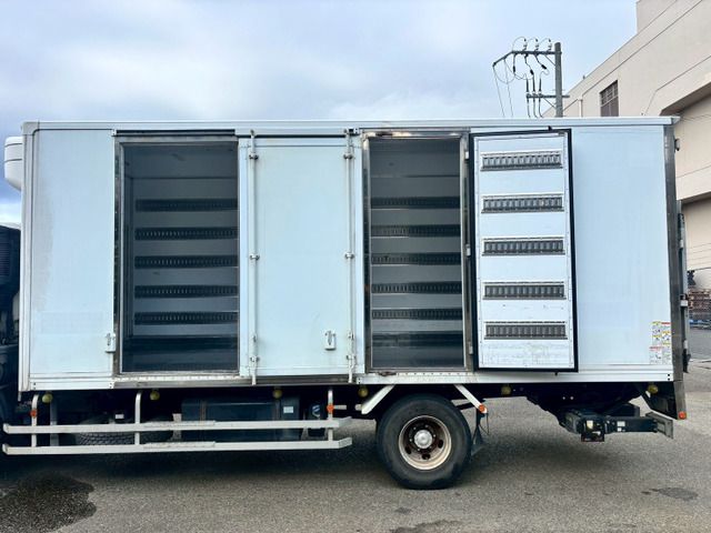 MITSUBISHI FUSOU FIGHTER 2017 Image 31