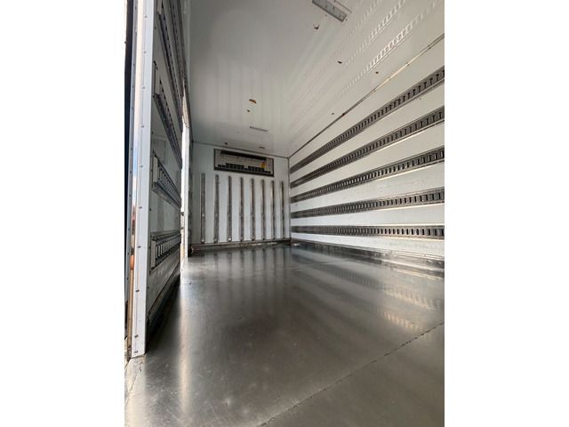 MITSUBISHI FUSOU FIGHTER 2017 Image 31