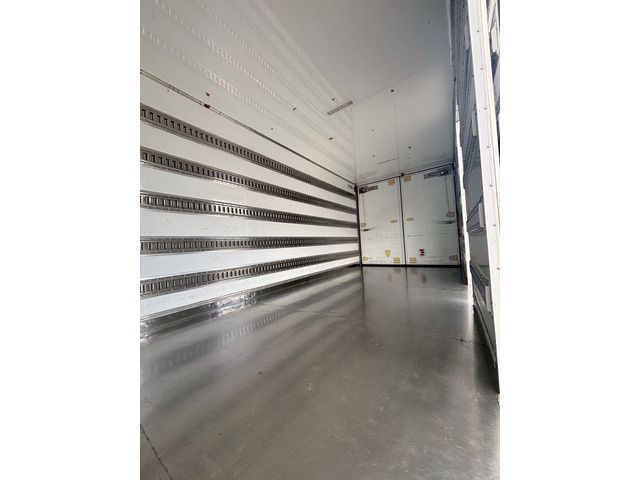 MITSUBISHI FUSOU FIGHTER 2017 Image 31