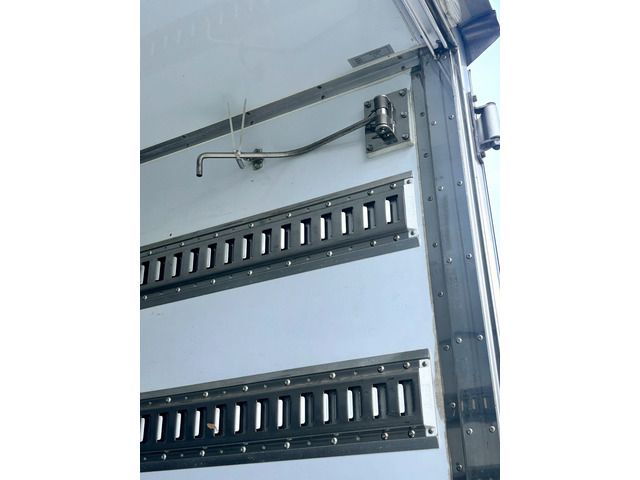 MITSUBISHI FUSOU FIGHTER 2017 Image 31