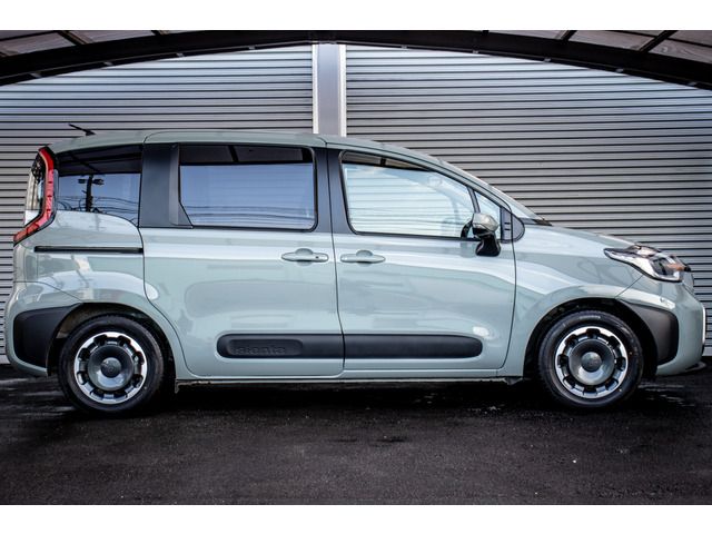 TOYOTA SIENTA HYBRID 2025 Image 31