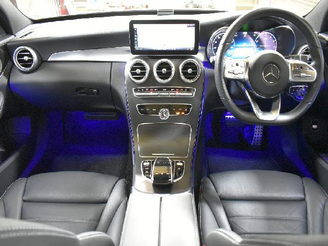 MERCEDES BENZ C CLAS 2018 Image 31