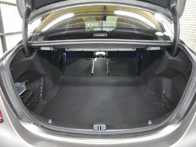 MERCEDES BENZ C CLAS 2018 Image 31