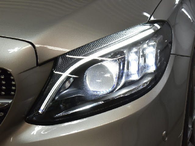 MERCEDES BENZ C CLAS 2018 Image 31