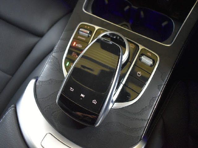 MERCEDES BENZ C CLAS 2019 Image 31