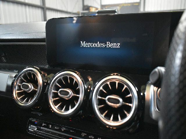 MERCEDES BENZ GLB 2021 Image 31