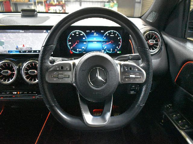 MERCEDES BENZ GLB 2021 Image 31