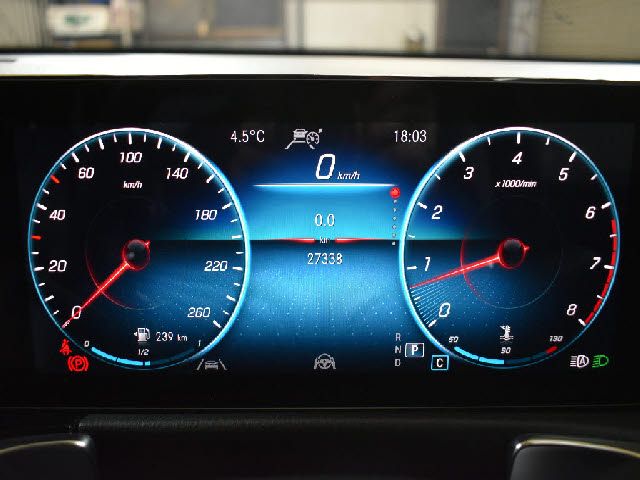 MERCEDES BENZ GLB 2021 Image 31