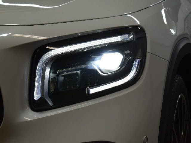 MERCEDES BENZ GLB 2021 Image 31
