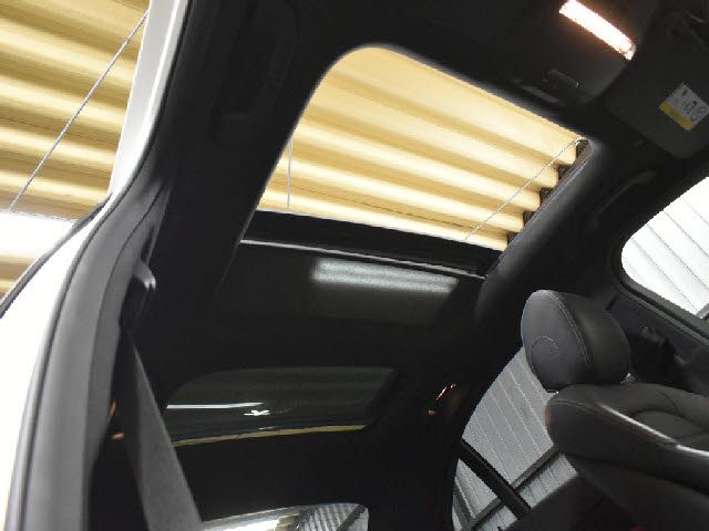 MERCEDES BENZ C CLAS 2018 Image 31