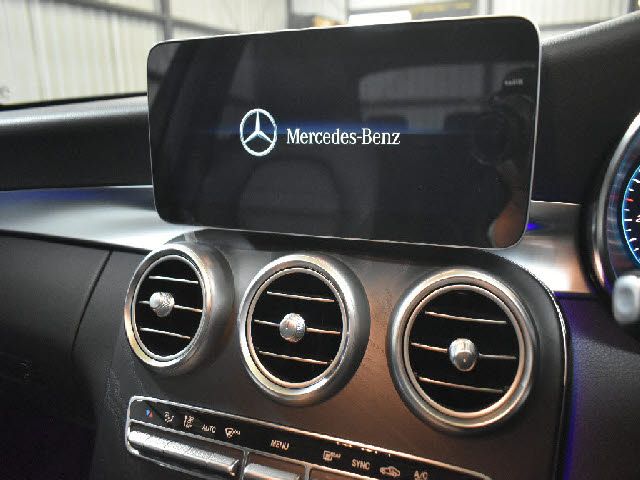 MERCEDES BENZ C CLAS 2018 Image 31