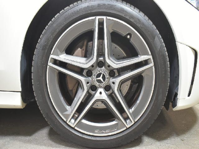 MERCEDES BENZ C CLAS 2018 Image 31