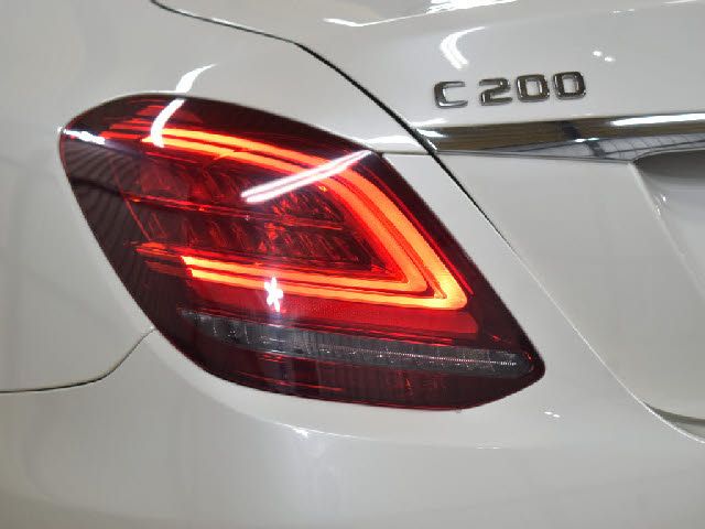 MERCEDES BENZ C CLAS 2018 Image 31