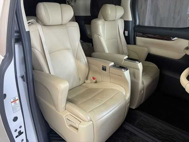 TOYOTA ALPHARD HYBRID 4WD 2018 Image 31