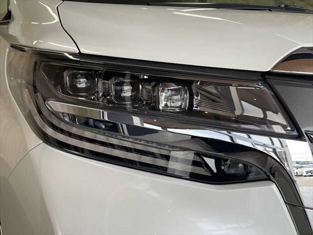 TOYOTA ALPHARD HYBRID 4WD 2018 Image 31