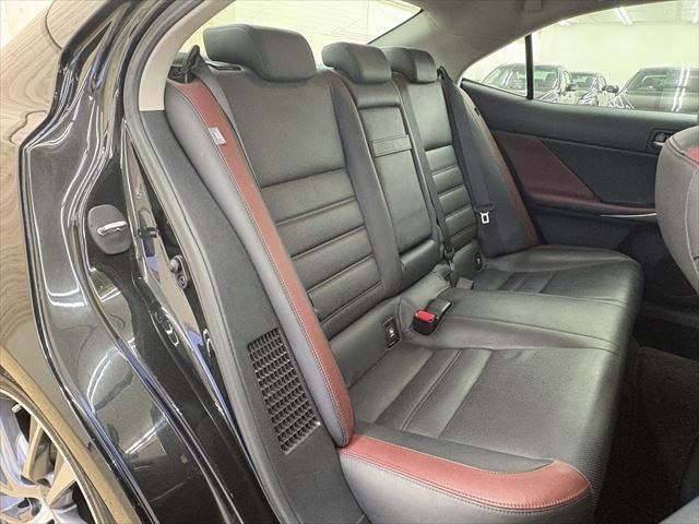 TOYOTA LEXUS IS300H 2016 Image 31