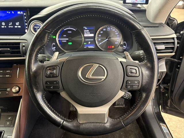 TOYOTA LEXUS IS300H 2016 Image 31