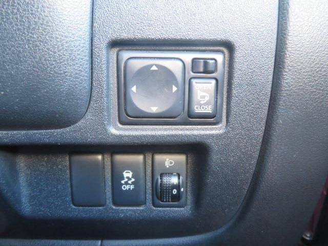 NISSAN MARCH 2017 Image 31