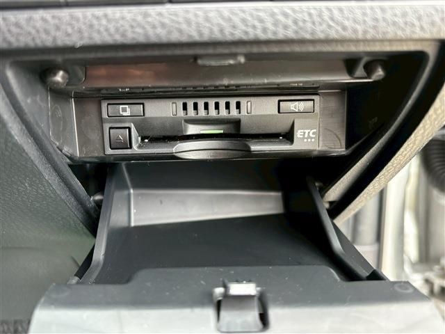 TOYOTA CAMRY HYBRID 2020 Image 31