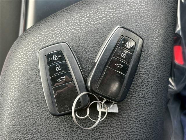 TOYOTA CAMRY HYBRID 2020 Image 31