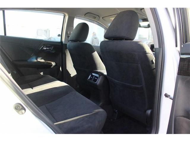 HONDA ACCORD HYBRID 2015 Image 31